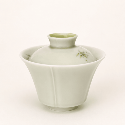 Spring flower gaiwan for Chinese tea brewing