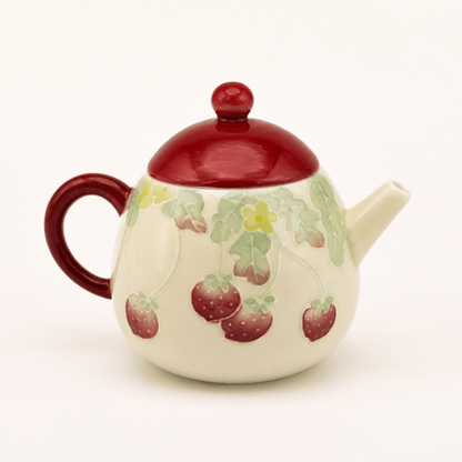 Ceramic gaiwan for tea with strawberry design