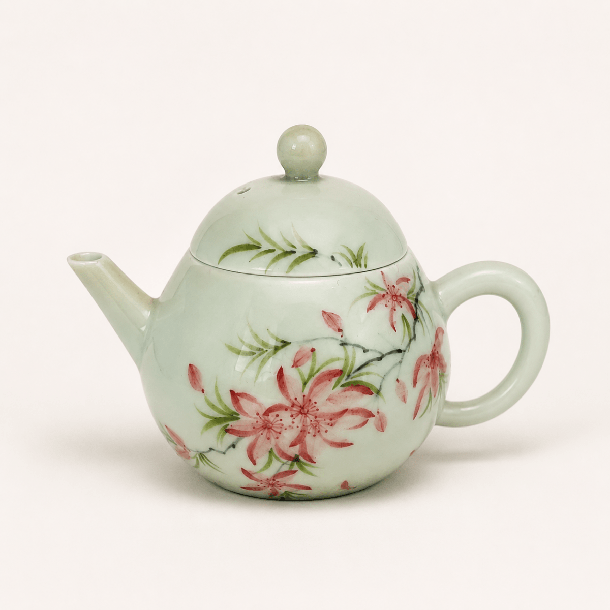 White ceramic teapot with pink floral design, 200ml