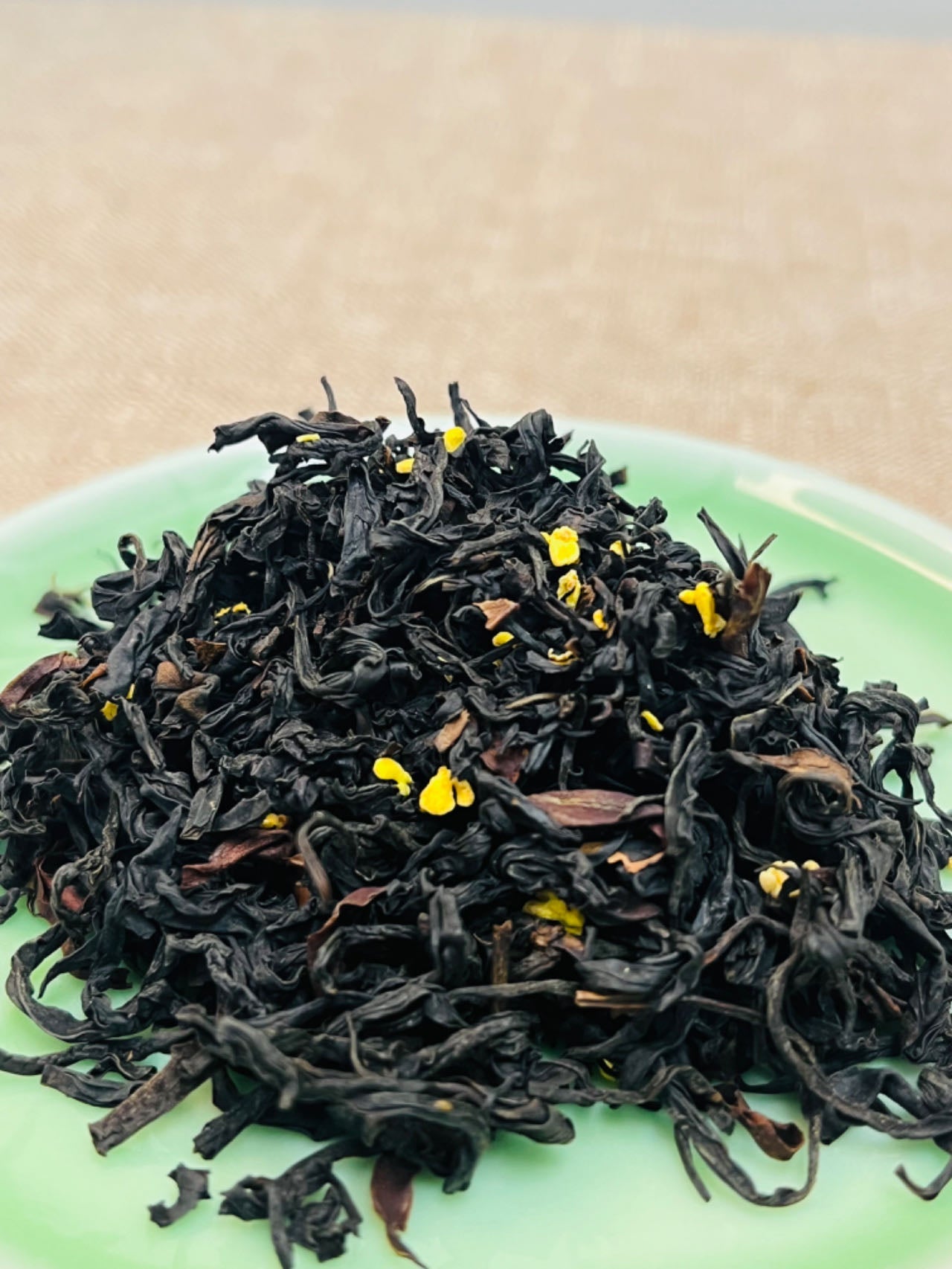 Premium Osmanthus Tea leaves from Yunnan with fragrant osmanthus flowers